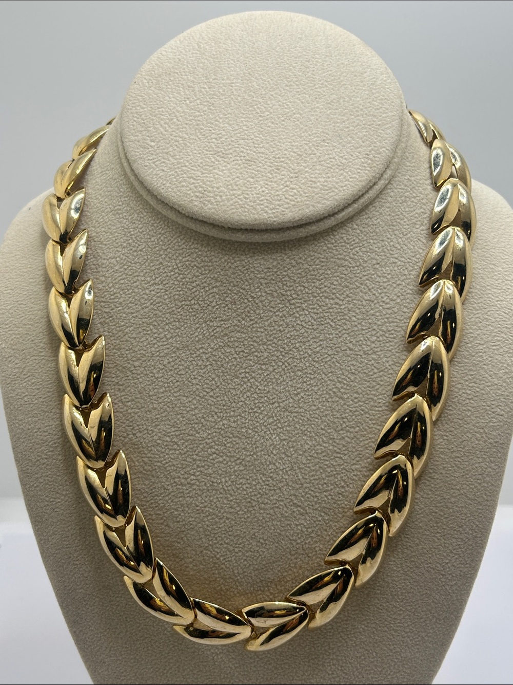Vintage Gold Sculpted Link Necklace - Women's Jewelry